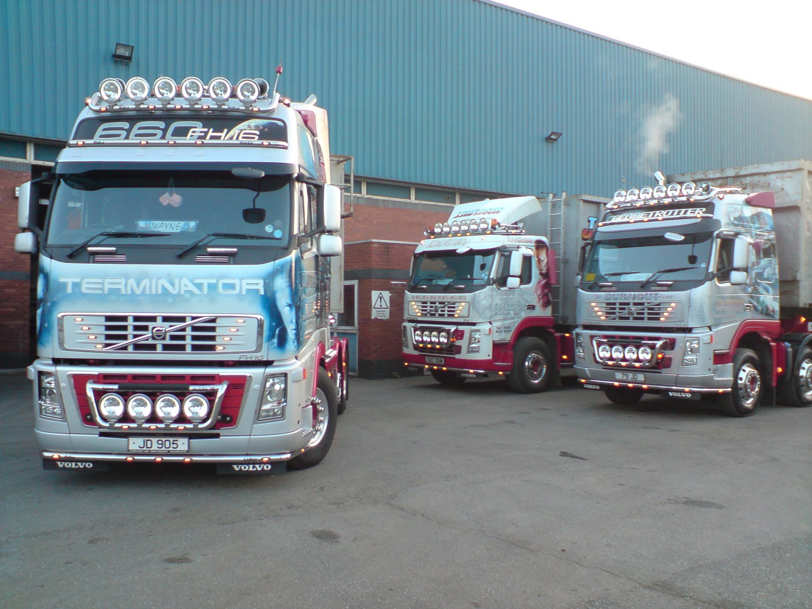 Davidson's trucks